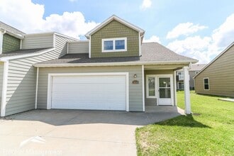 Building Photo - 2714 Donnas Way Cir