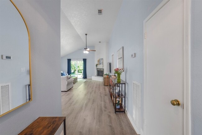 Building Photo - 10546 Waving Fields Dr