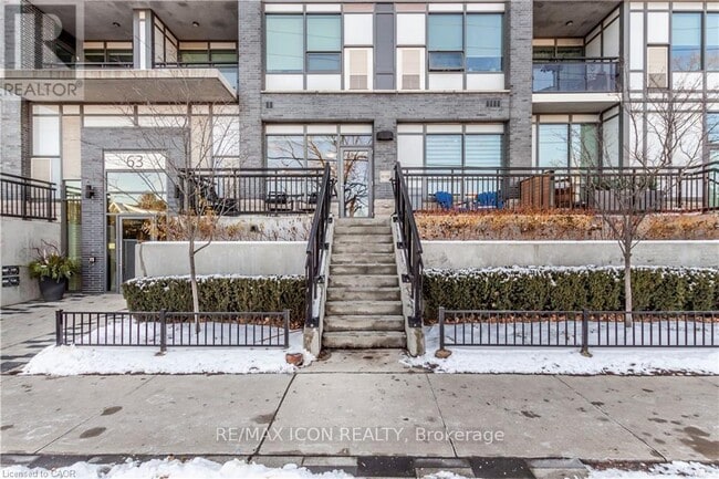 Building Photo - 63 Arthur St S