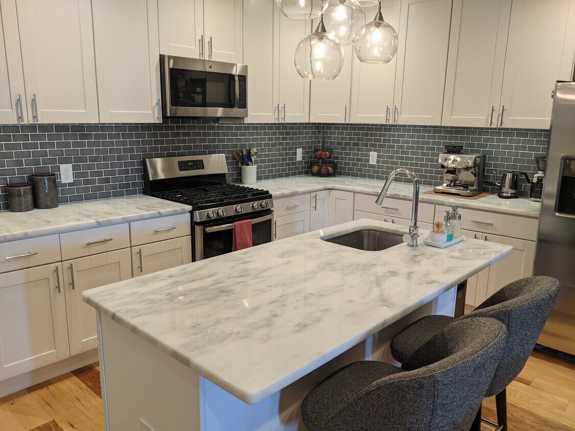Kitchen - 3931 9th St NE