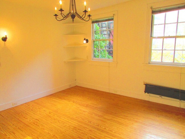 Building Photo - 18 Christopher St