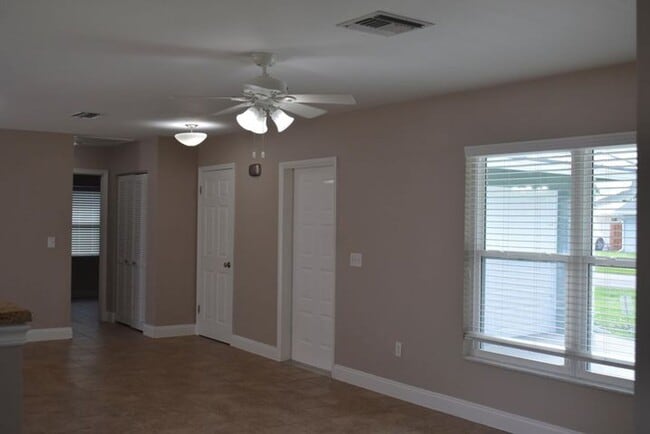 Foto del edificio - 826 Palama Way