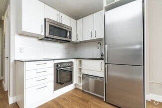 Building Photo - 730 St Clarens Ave
