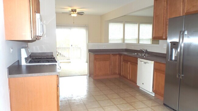 Building Photo - 1463 Yellowstone Dr