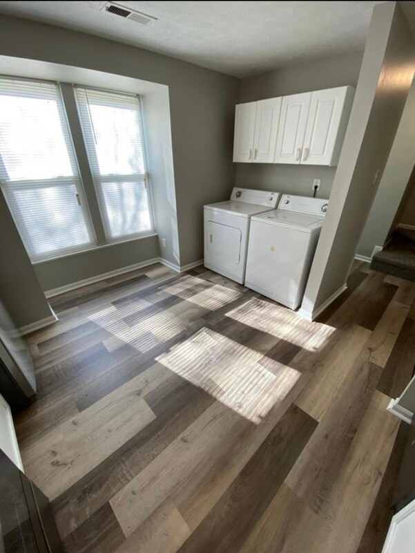 Foto del edificio - 8400 Brigadoon Ct