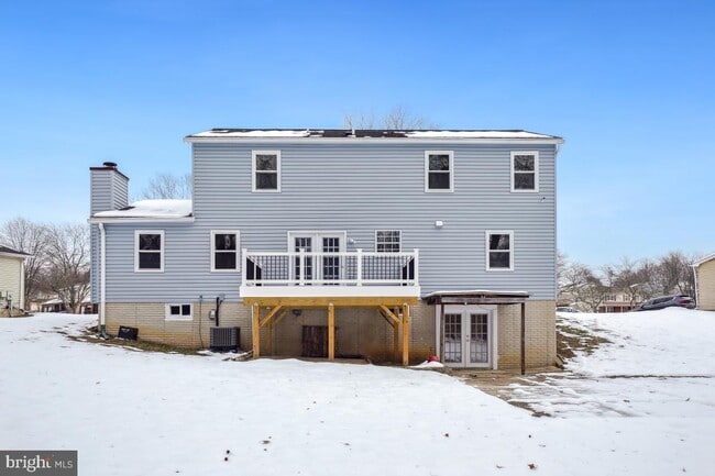 Building Photo - 817 Falcon Dr