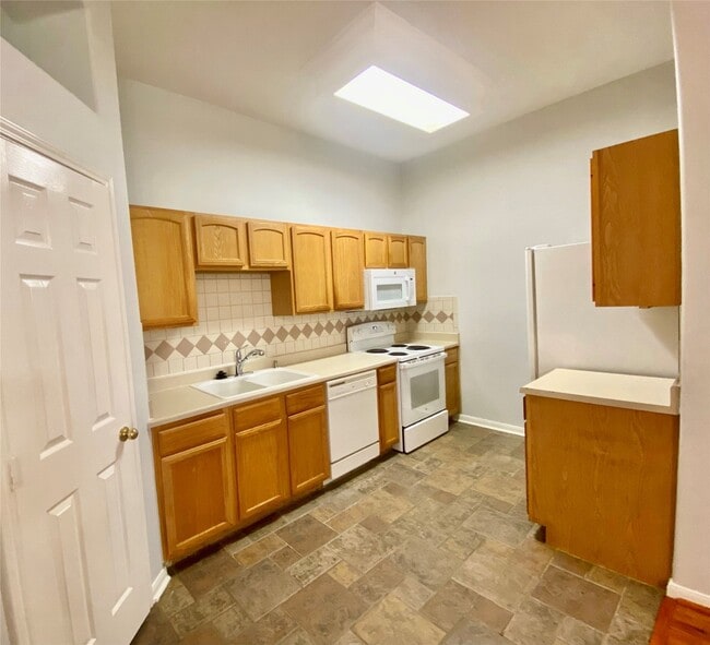 Foto del edificio - 2710 Grants Lake Blvd