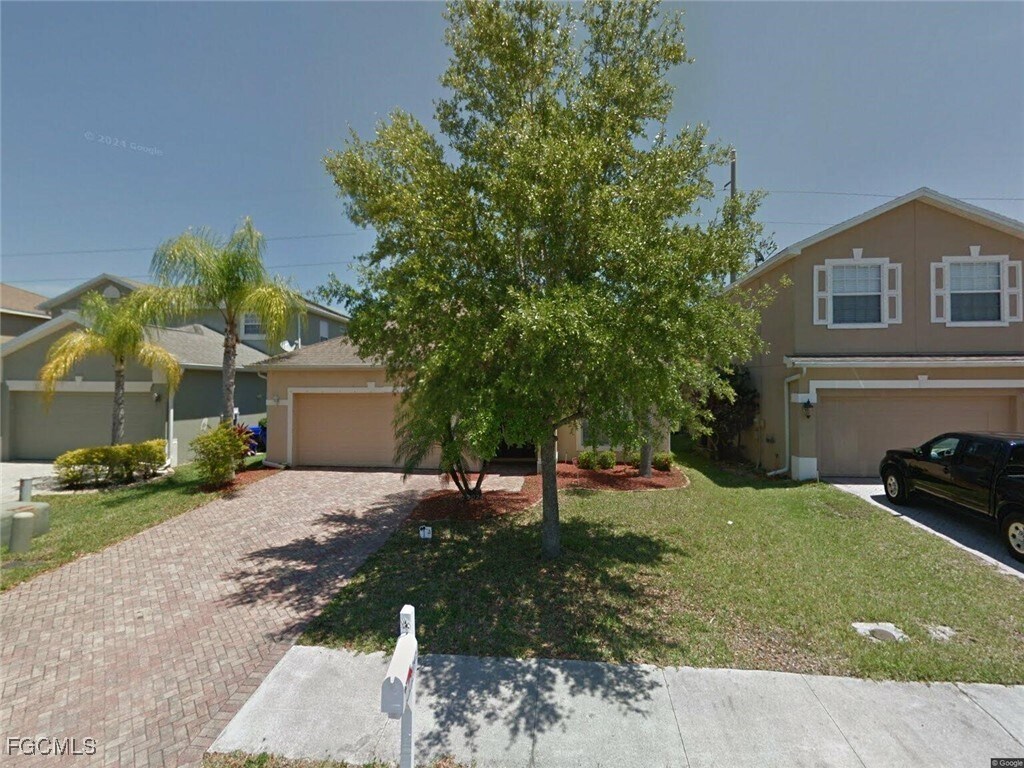 Foto principal - 8242 Silver Birch Way