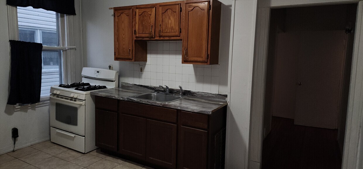 457 Hulett St Unit 1st floor, Schenectady, NY 12307 Apartments in