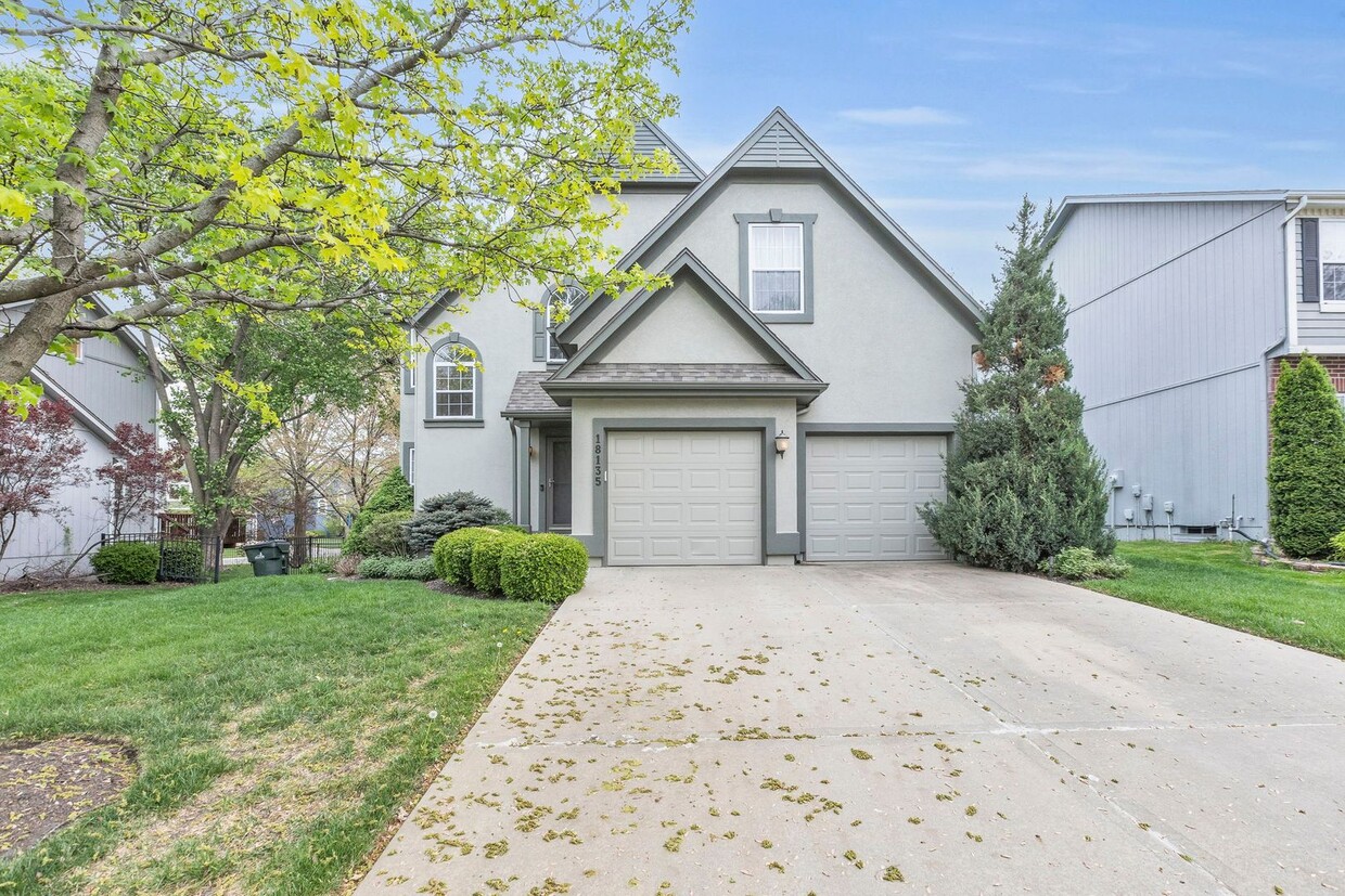 Foto principal - Wonderful 4 Bedroom Home in Palisades Park
