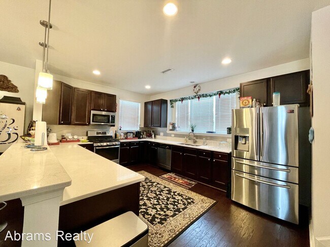 Foto del edificio - 3 br, 3.5 bath House - 4217 Clarendon Way