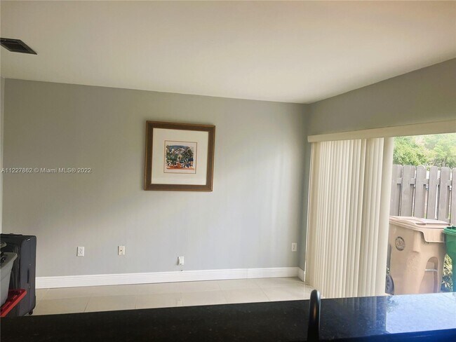 Building Photo - 7220 SW 44th Ct