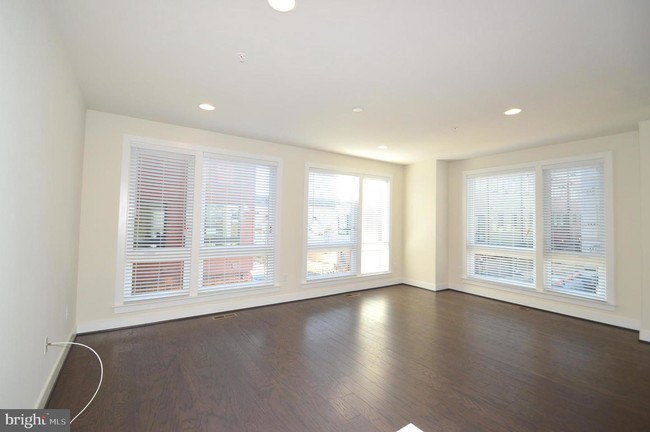Building Photo - 408 Stabler Ln
