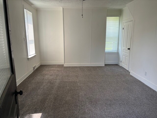 Dormitorio - 897 Baltimore St
