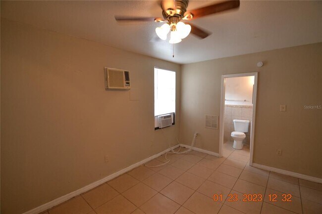 Building Photo - 7913 Endive Ave