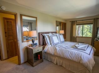 Foto del edificio - 25271 Deer Path Rd