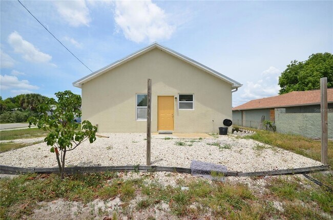 Building Photo - 2197 Davis Ct