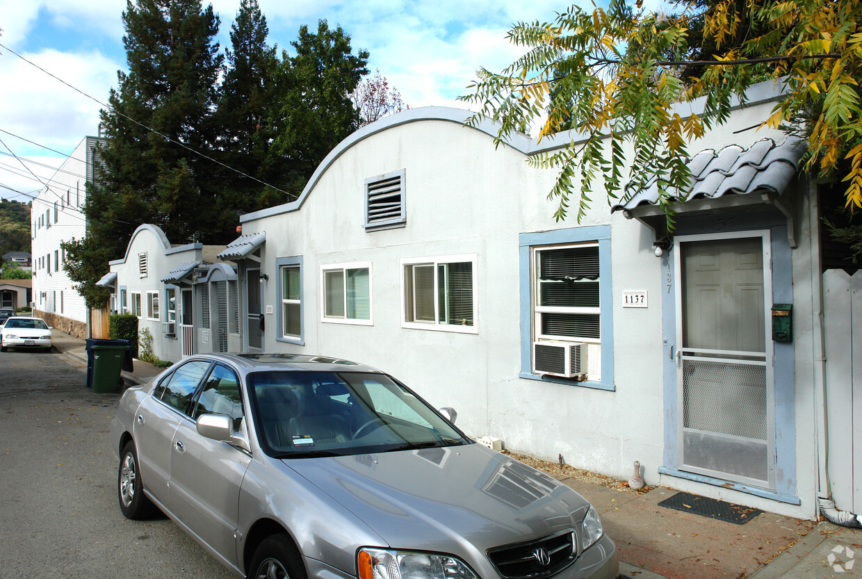 Building Photo - 1125 Henrietta St