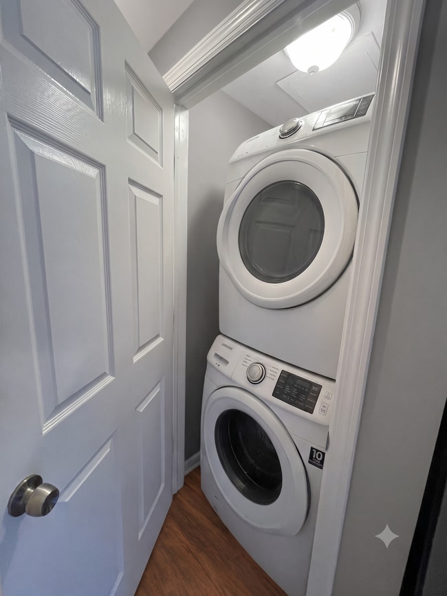 In-unit W/D - 90 Washington Ave