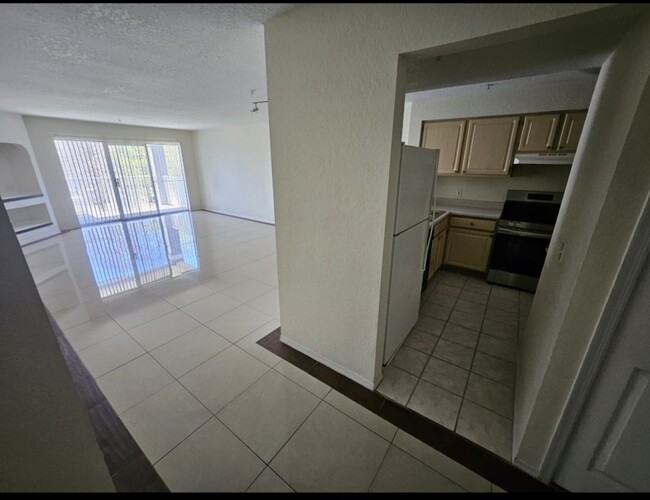 Foto del edificio - 14036 Fairway Island Dr