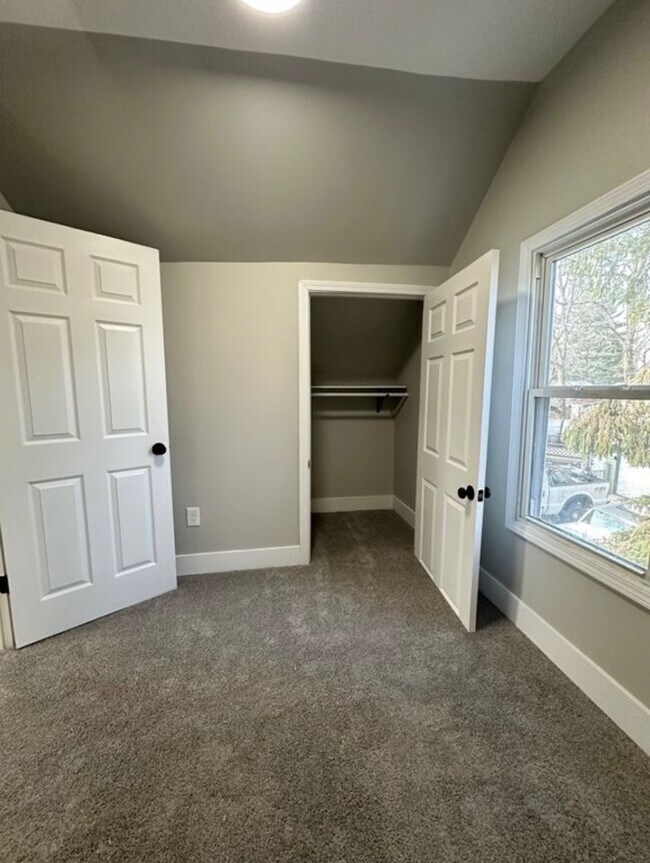 Foto del edificio - 2110 Mckinley Ave