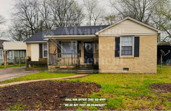 Building Photo - 1416 Davis St