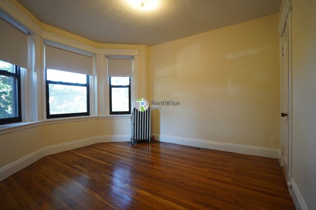 Building Photo - 1156 Commonwealth Ave