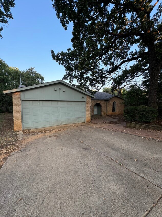 Primary Photo - 2709 Jewell Dr