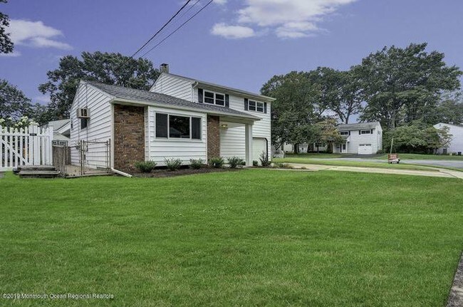 Building Photo - 51 Monroe Dr