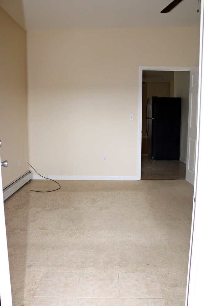 Building Photo - 934 Capouse Ave