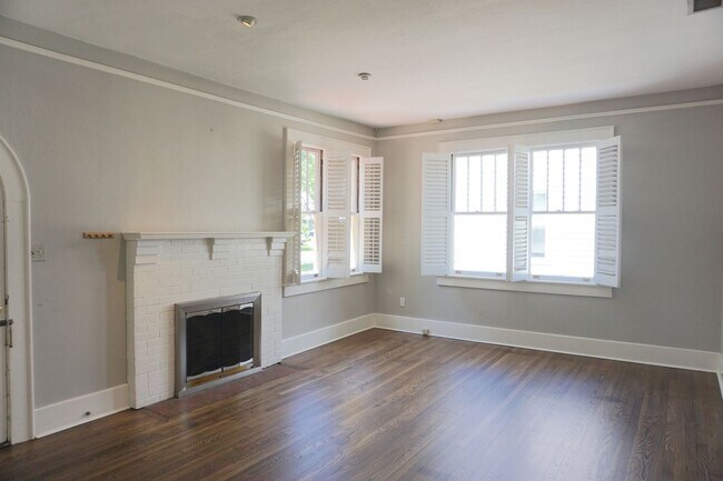 Building Photo - 3 BED | 2 BATH | ARDSLEY PARK | NEWLY RENO...