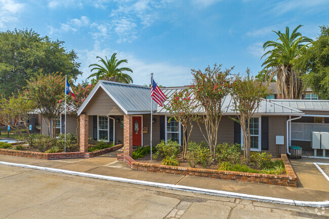 Leasing Office - The Palms of Lake Jackson Apartments