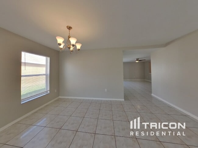 Building Photo - 2483 Brownwood Dr