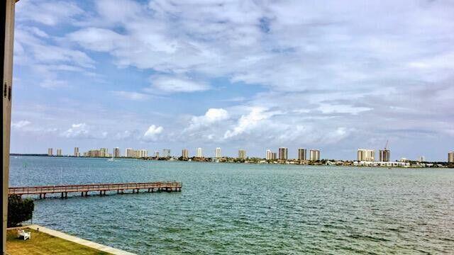 Foto del edificio - 2936 Lake Shore Dr