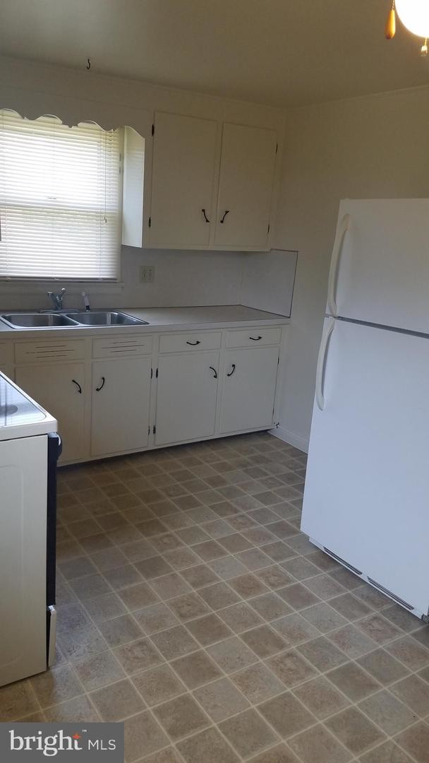 Building Photo - 605 E Baltimore St