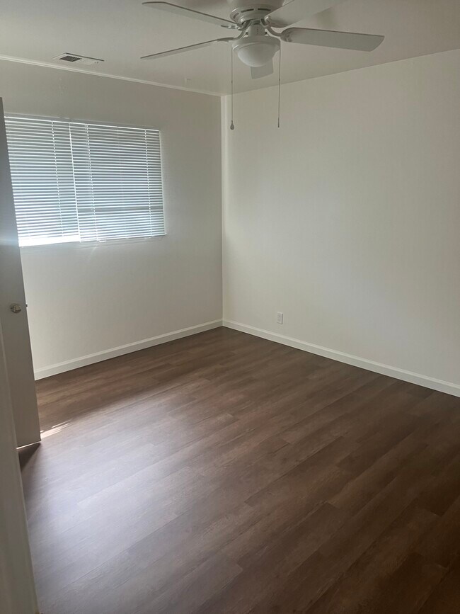 Foto del edificio - 4973 Union Ave