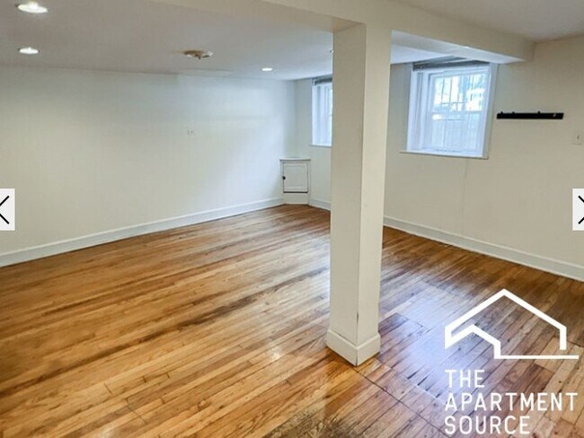 Building Photo - 3313 N Southport Ave