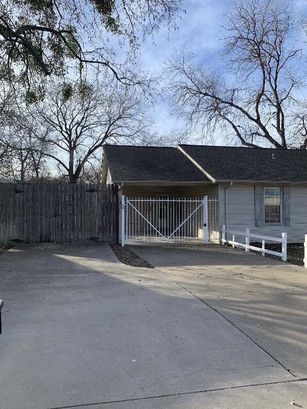 803 W Bridge St, Granbury, TX 76048 House Rental in Granbury, TX