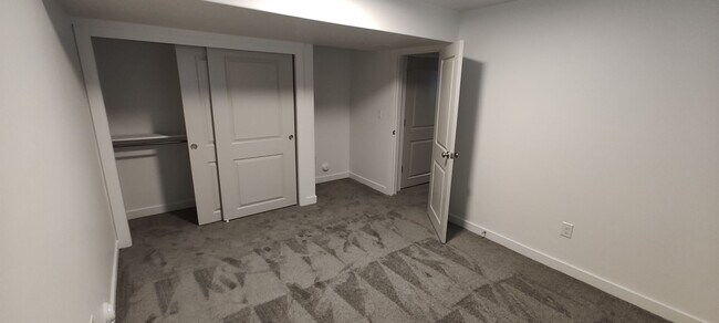 Building Photo - GET $500 OFF THE FIRST MONTHS RENT!!!!