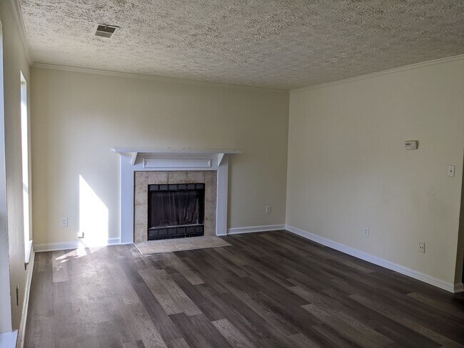Building Photo - **PRICE IMPROVEMENT**230 Toby Springs Ln: ...