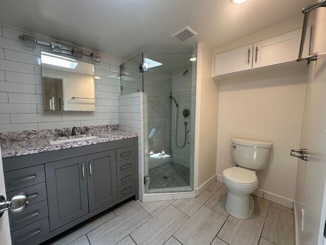 Foto del edificio - 417-417-417-412 Dibblee Ave