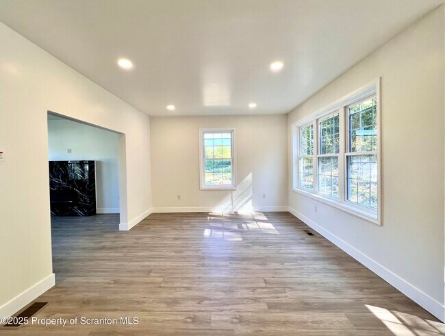 Building Photo - 105 Black Walnut Dr