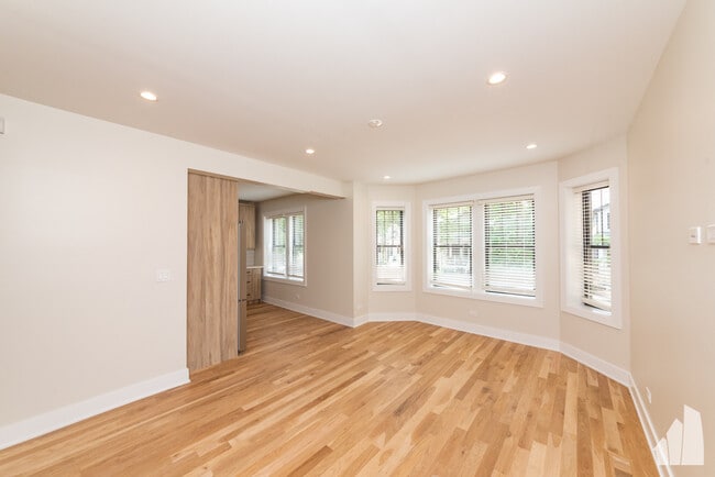 Foto del edificio - 4853 N Seeley Ave