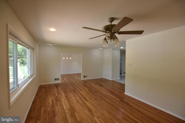Foto del edificio - 4015 Heathfield Rd