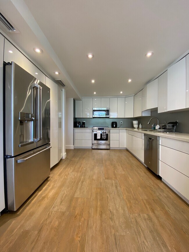 Building Photo - 9801 Collins Ave