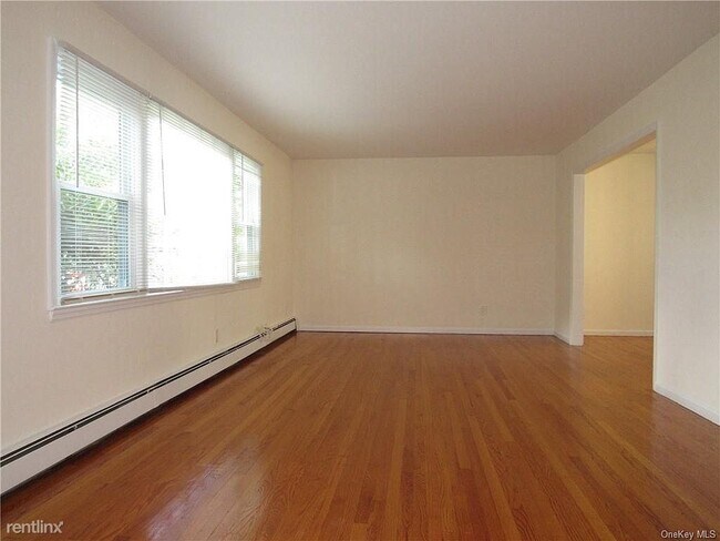 Foto del edificio - 3 br, 1.5 bath House - 182 Lyons Rd