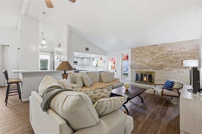 Building Photo - 17522 Huntersglen Cir