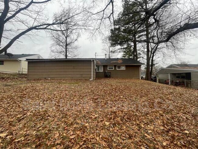 Building Photo - 5570 Winchelsea Dr