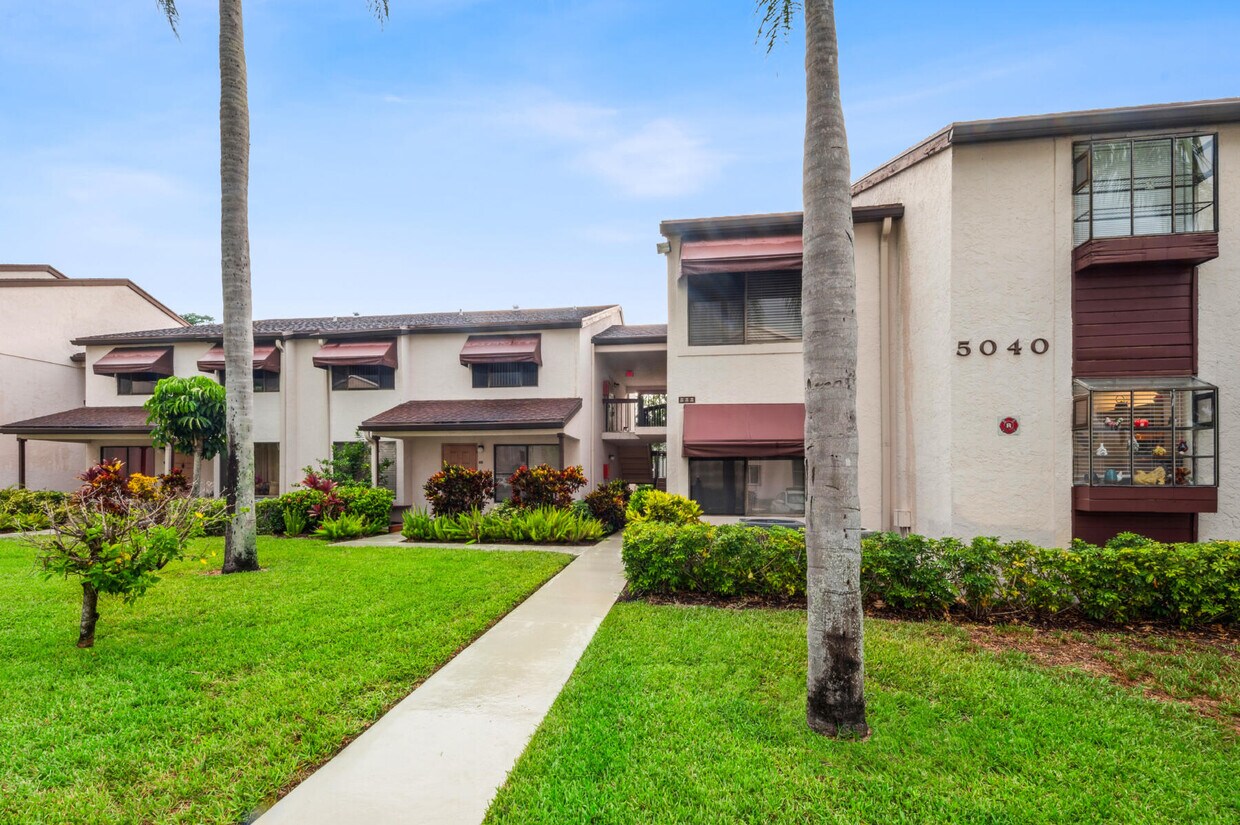 Primary Photo - 5040 Rose Hill Dr