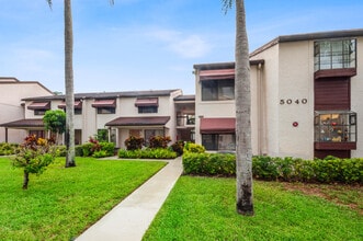 Building Photo - 5040 Rose Hill Dr